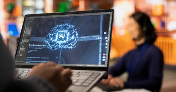 Follow-up automatizado por e-mail e mensagens